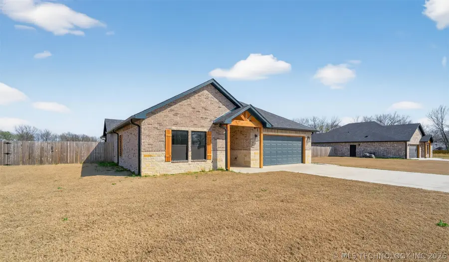 207 Lindsey Avenue, Adair, OK 74330 - #2