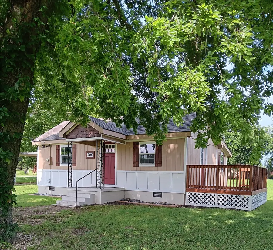205 S Main, Kingston, OK 73439 - #2