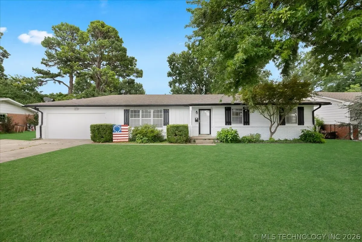 340 SE 15th Street, Pryor, OK 74361 - #1