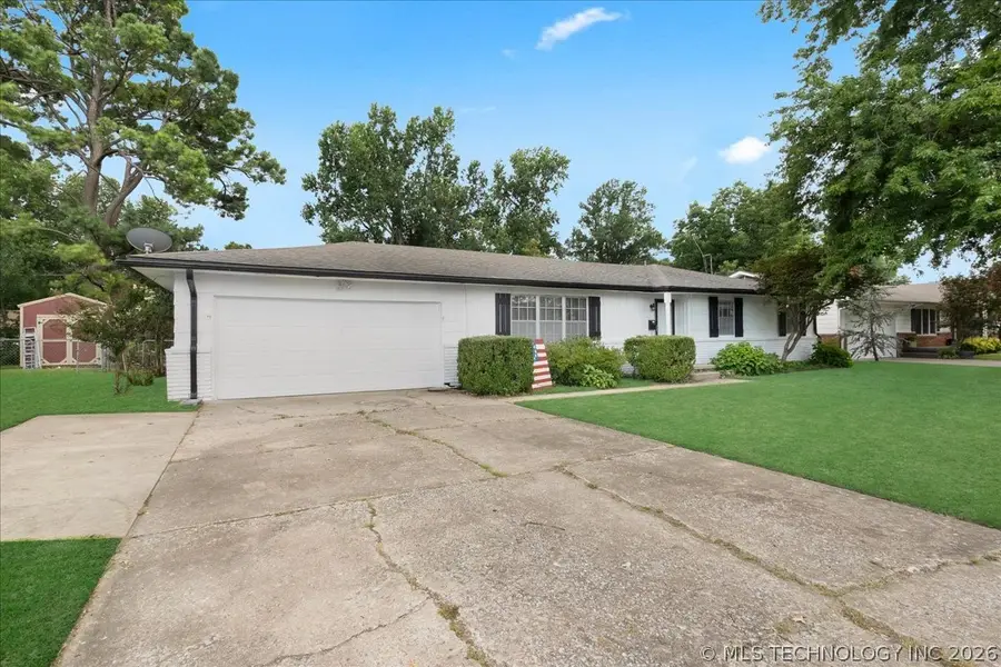 340 SE 15th Street, Pryor, OK 74361 - #3