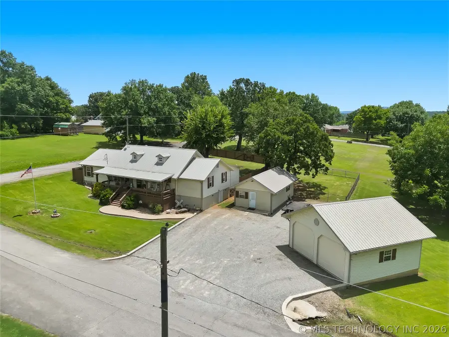 809 N K Street, Quinton, OK 74561 - #3