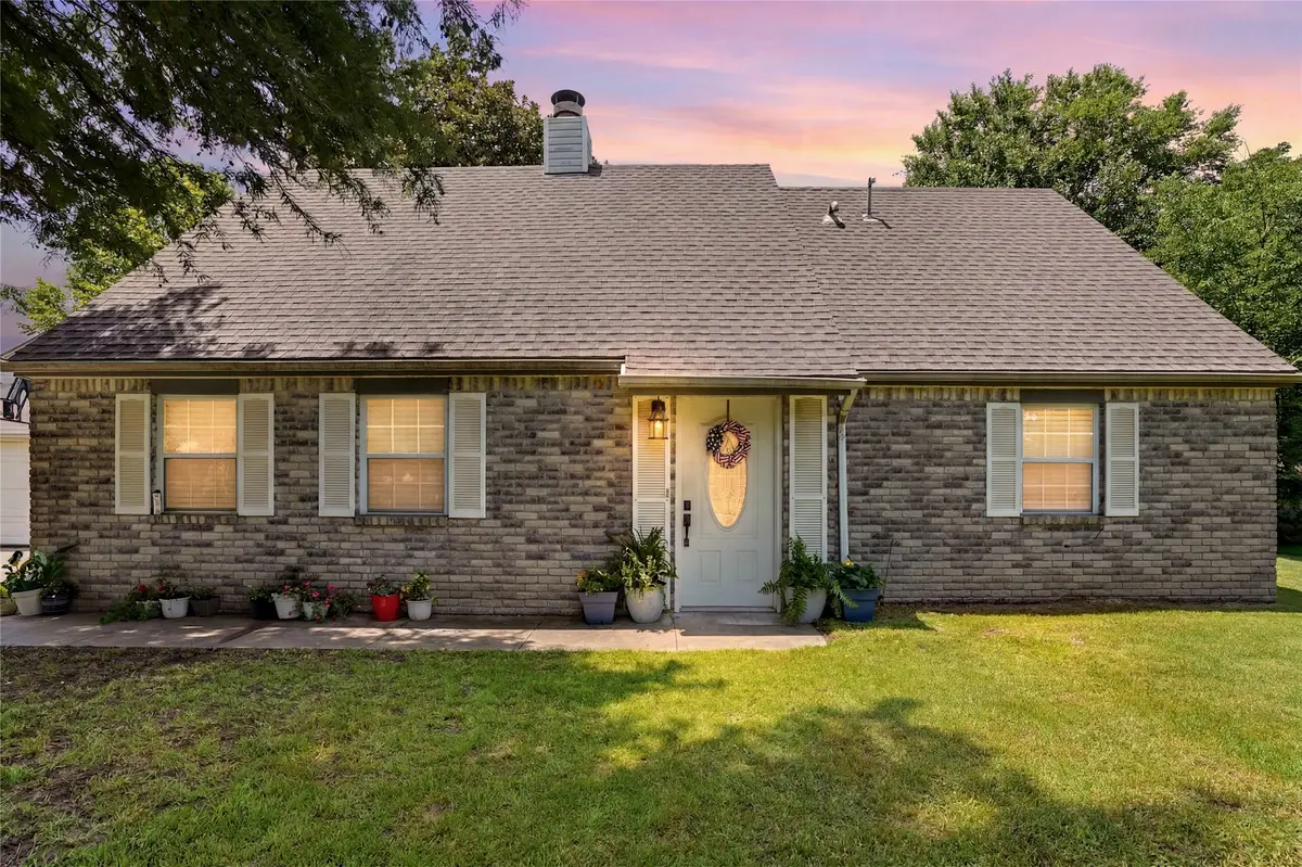 1502 N 3rd Avenue, Warner, OK 74469 - #1