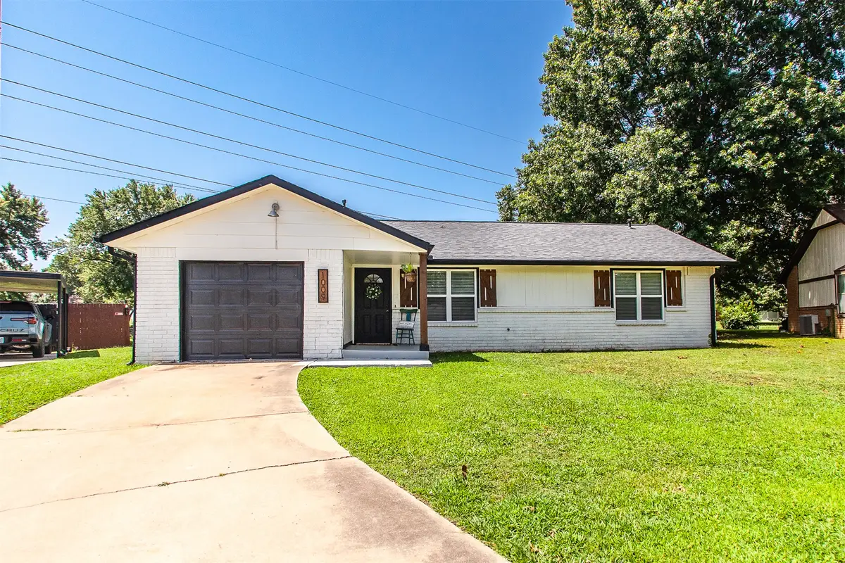 1009 W 19th Street, Claremore, OK 74017 - #1