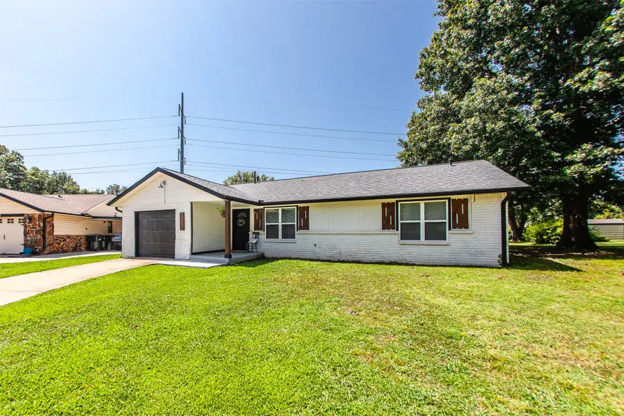 1009 W 19th Street, Claremore, OK 74017 - #2