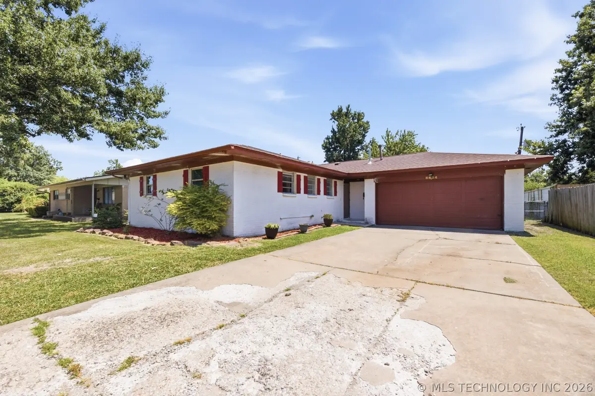 8634 E 38th Place Ne, Tulsa, OK 74146 - #1
