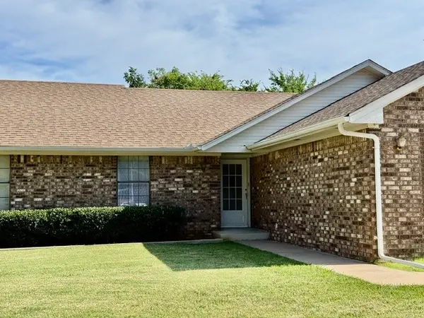 2411 Woodleaf Court, Ardmore, OK 73401
