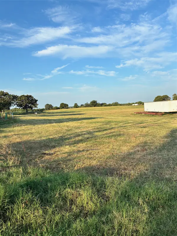 35080 EW 1290 Road, Maud, OK 74854