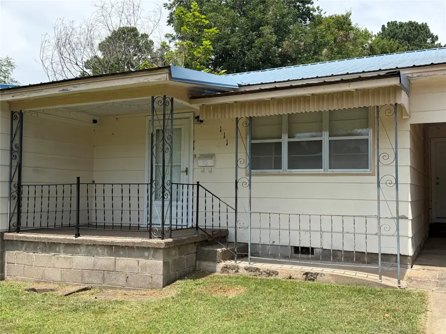 111 E Blair Avenue, Wilburton, OK 74578 - #3