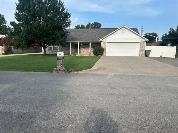 308 S Mary Avenue E, Wagoner, OK 74467