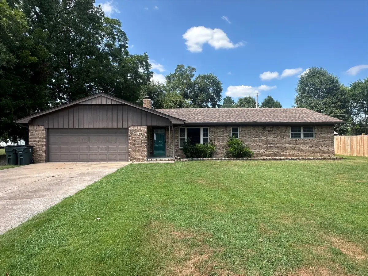 1317 E Hickory Street, Okmulgee, OK 74447 - #1
