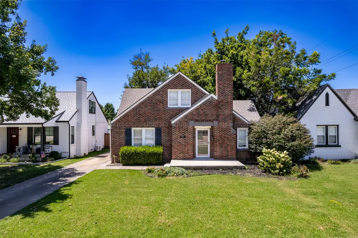 1208 S Columbia Avenue, Tulsa, OK 74104 - #1