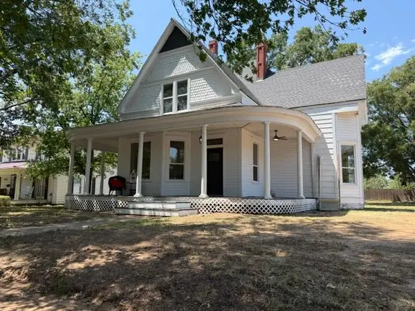 424 N Hinckley Street, Holdenville, OK 74848