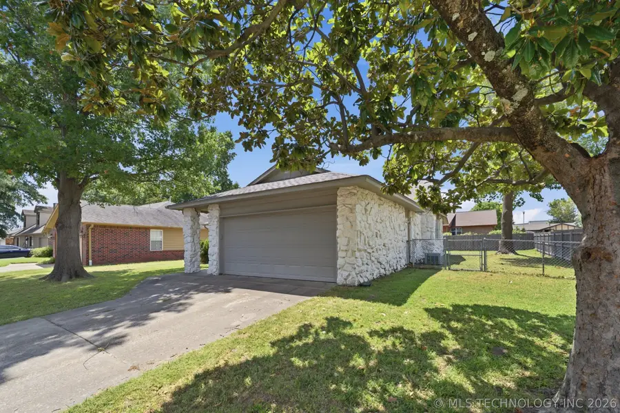 3300 S Ash Place, Broken Arrow, OK 74012 - #2