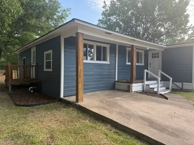 1104 Waco, Durant, OK 74701 - #2