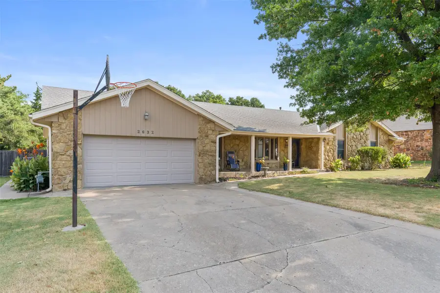 2632 Williamsburg Street, Bartlesville, OK 74006 - #2