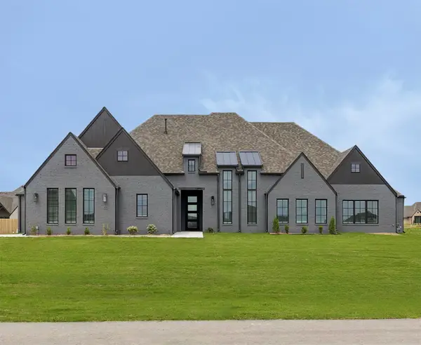 103 E 165th Place S, Glenpool, OK 74033