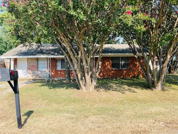 102 N Collins Street, Colbert, OK 74733