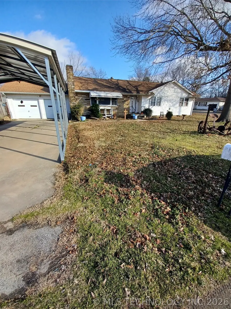 722 SW 4th Street, Checotah, OK 74426 - #3