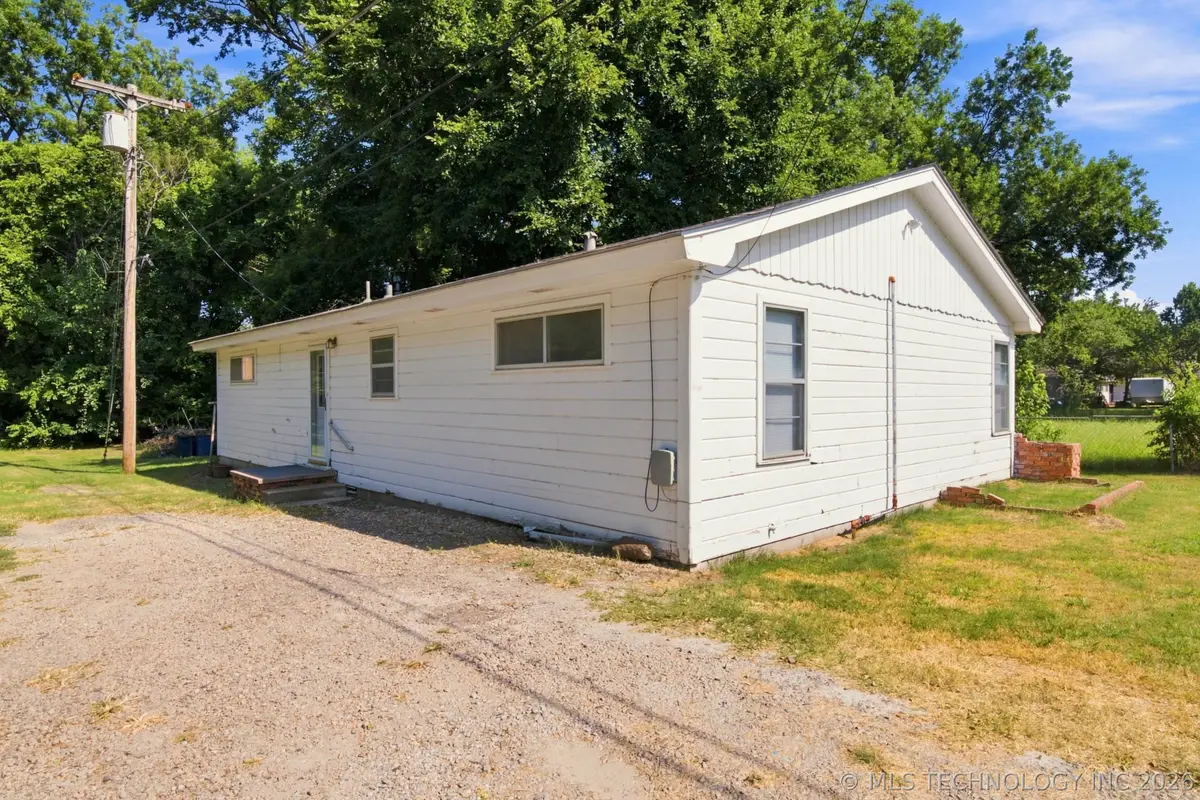 406 N Cherokee Street, Beggs, OK 74421 - #1