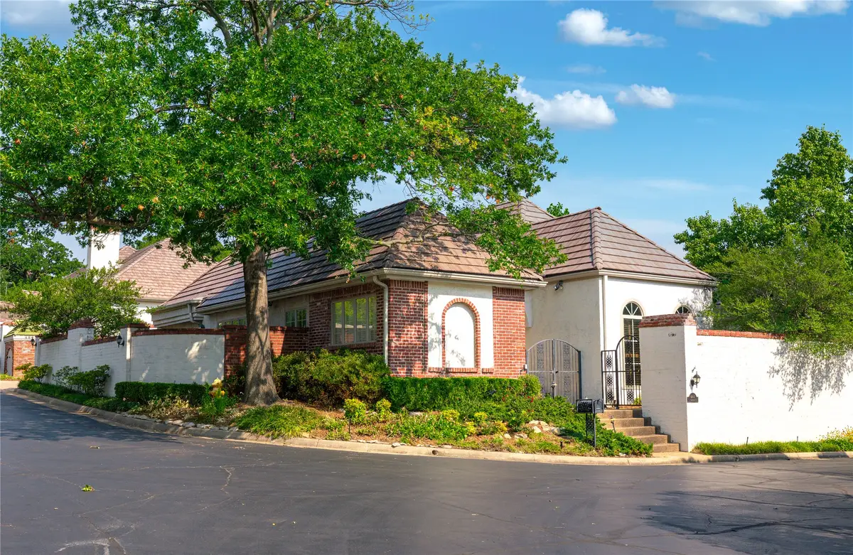4807 S Yorktown Court, Tulsa, OK 74105 - #1
