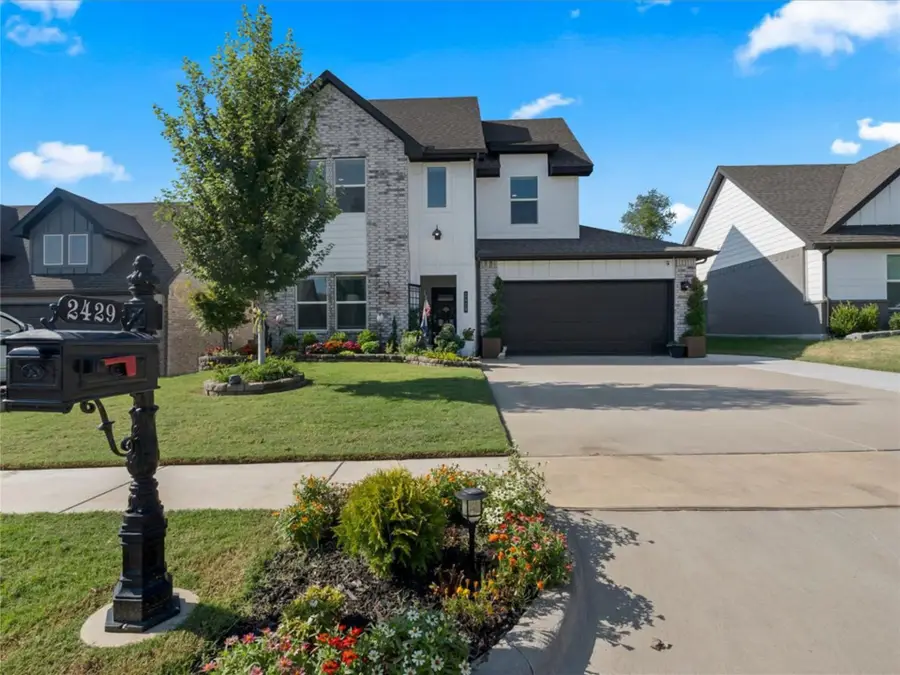2429 W Charleston Street, Broken Arrow, OK 74011 - #2
