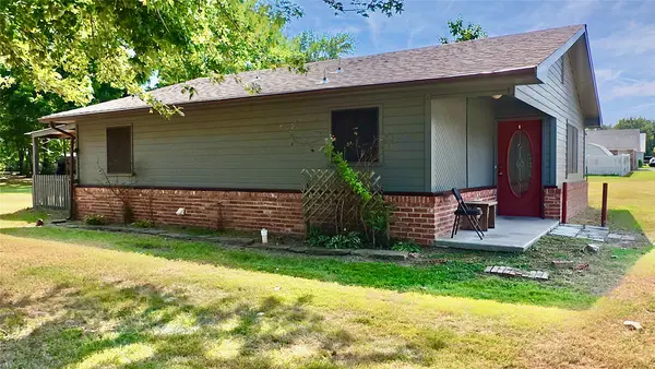 200 W Creek Avenue, Checotah, OK 74426
