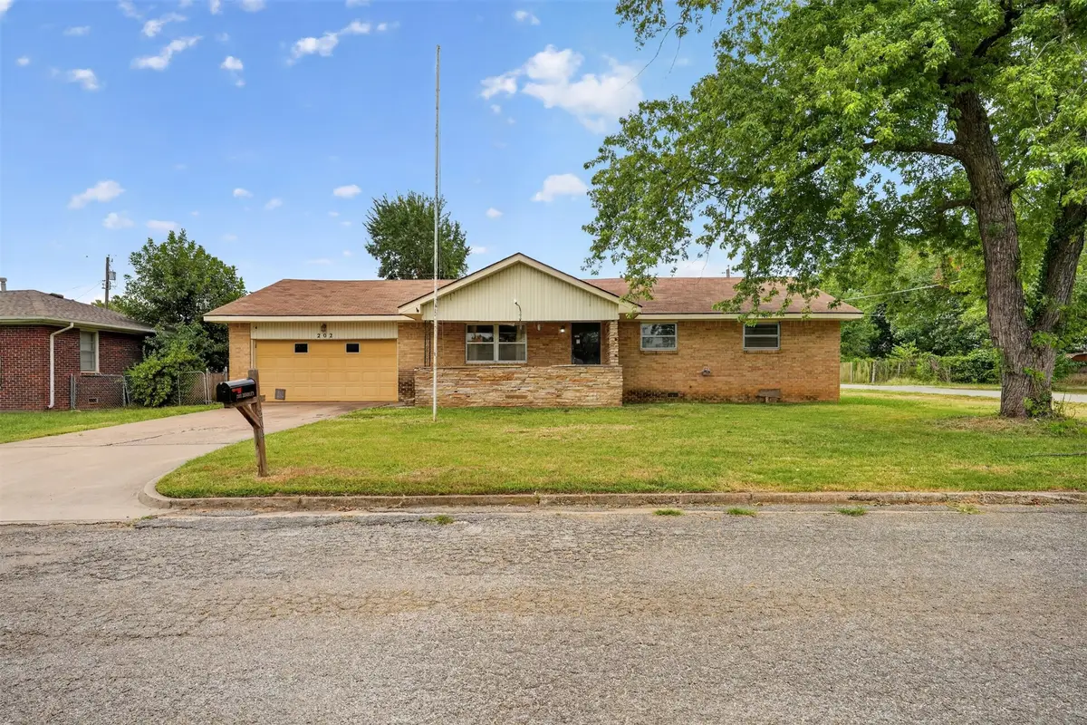 202 Bradley Place, Bartlesville, OK 74006 - #1