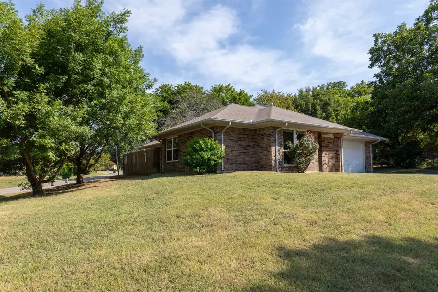 706 Violet Street, Kingston, OK 73439 - #2