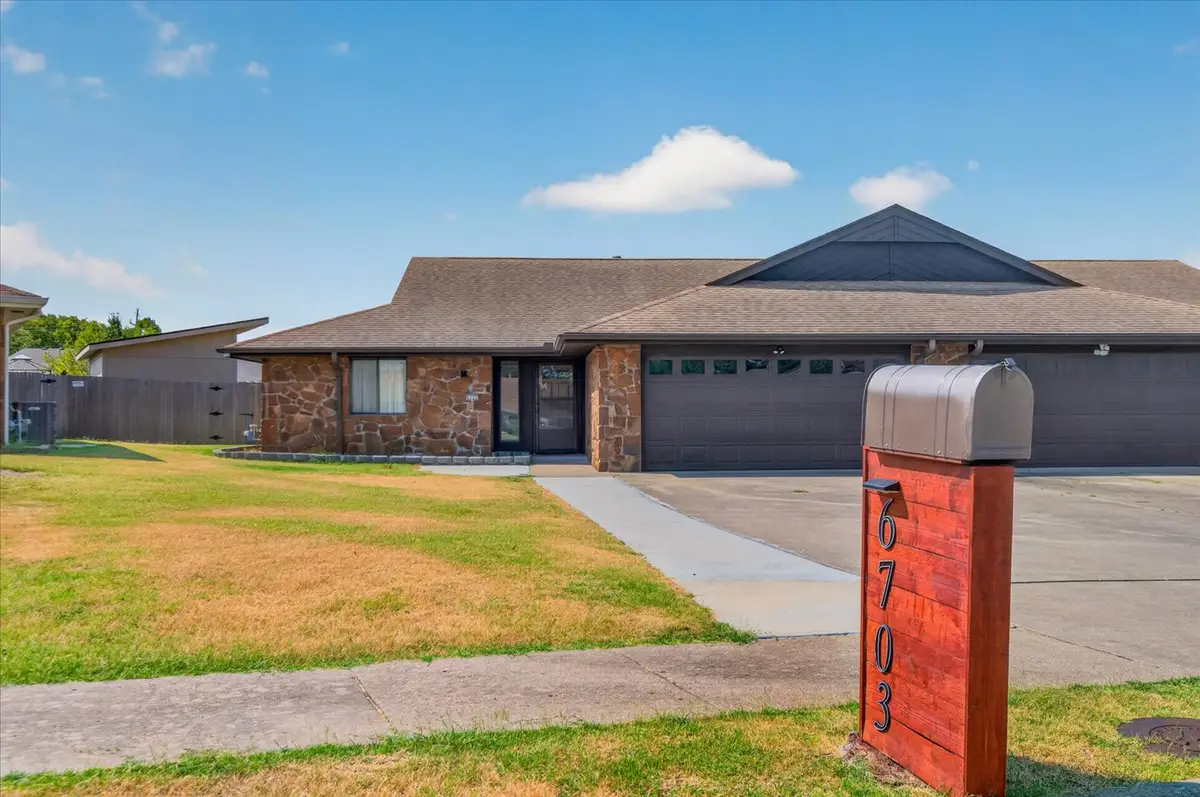 6703 Abbey Road, Bartlesville, OK 74006 - #1