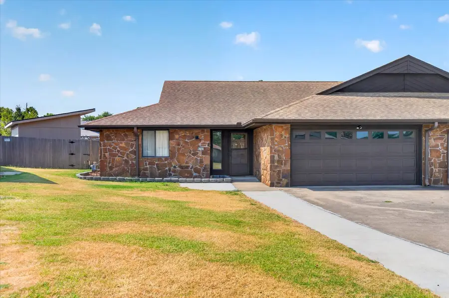 6703 Abbey Road, Bartlesville, OK 74006 - #2