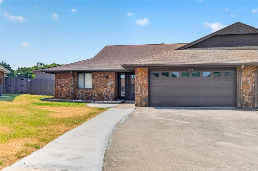 6703 Abbey Road, Bartlesville, OK 74006 - #3