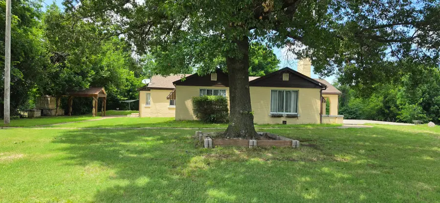 407 S Adams Street N, Sallisaw, OK 74955 - #2