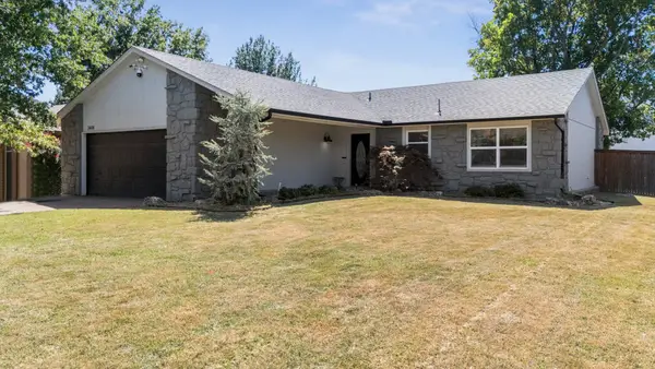 3608 S Sycamore Avenue, Broken Arrow, OK 74011
