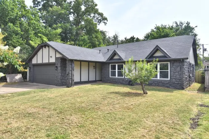 5211 S 32nd West Place, Tulsa, OK 74107 - #1