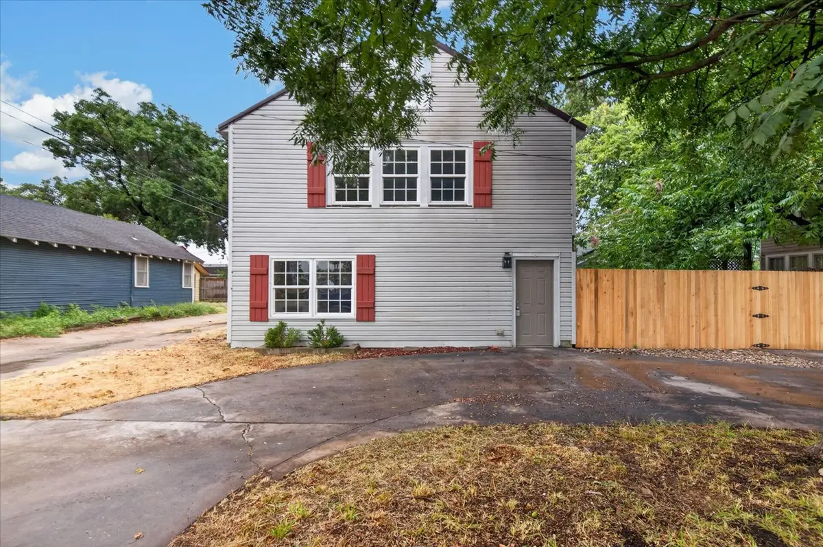 209 E 14th, Bartlesville, OK 74003 - #1