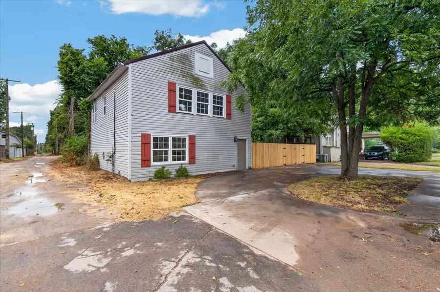 209 E 14th, Bartlesville, OK 74003 - #2