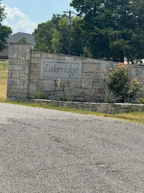 Lindsay Lane, Madill, OK 73446