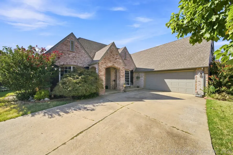 3104 N Oak Avenue, Broken Arrow, OK 74012 - #2