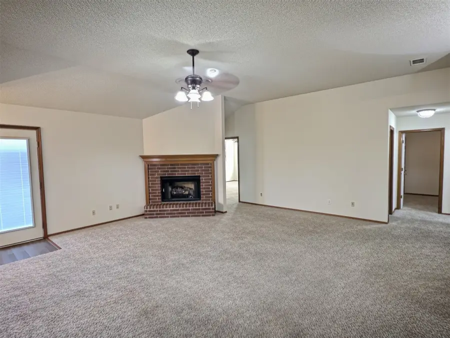 10916 E 118th Court, Collinsville, OK 74021 - #2