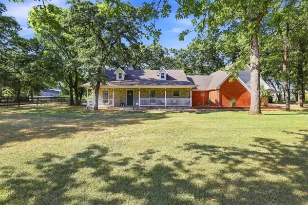 11952 N Woodlands Circle, Kingston, OK 73439