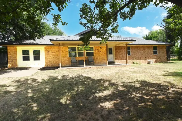 704 N Farm Road, Sallisaw, OK 74955
