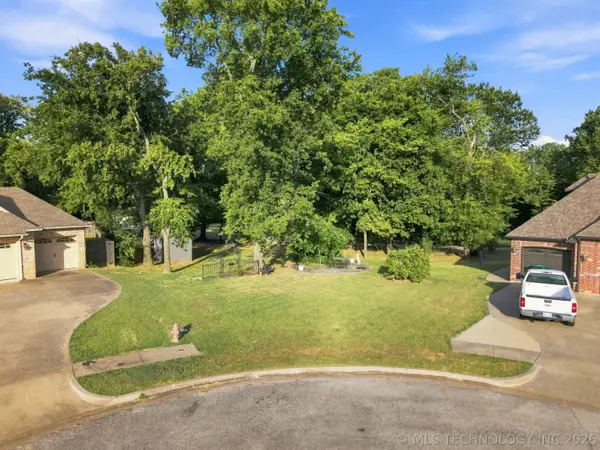 S Walnut Creek Place, Sand Springs, OK 74063