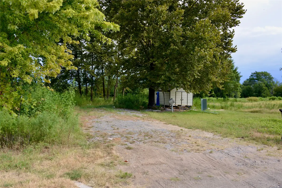 16401 E Hackberry Road, Henryetta, OK 74437 - #1