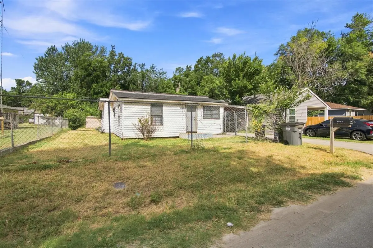 2316 N Atlanta Place, Tulsa, OK 74110 - #1