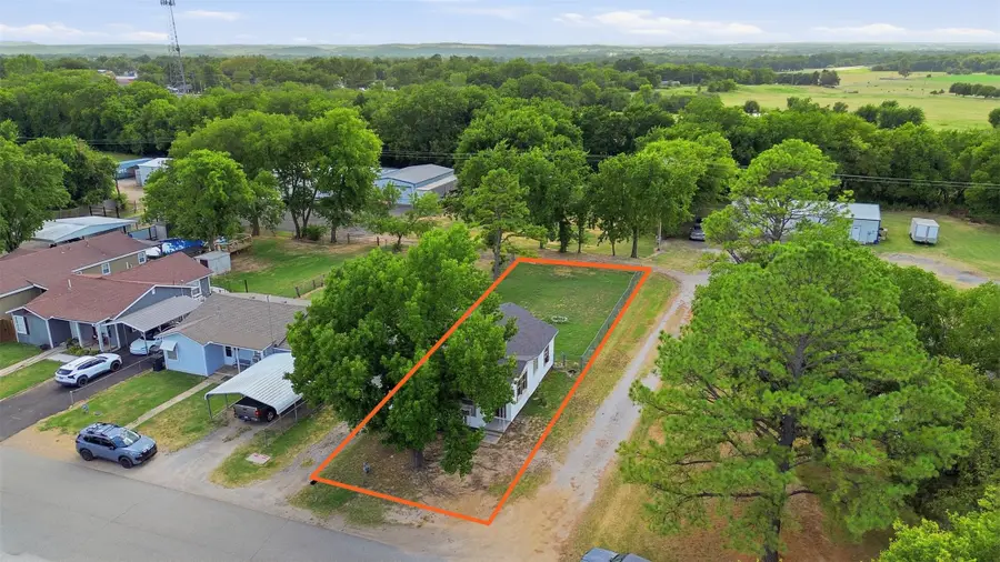 507 N 2nd, Davis, OK 73030 - #2