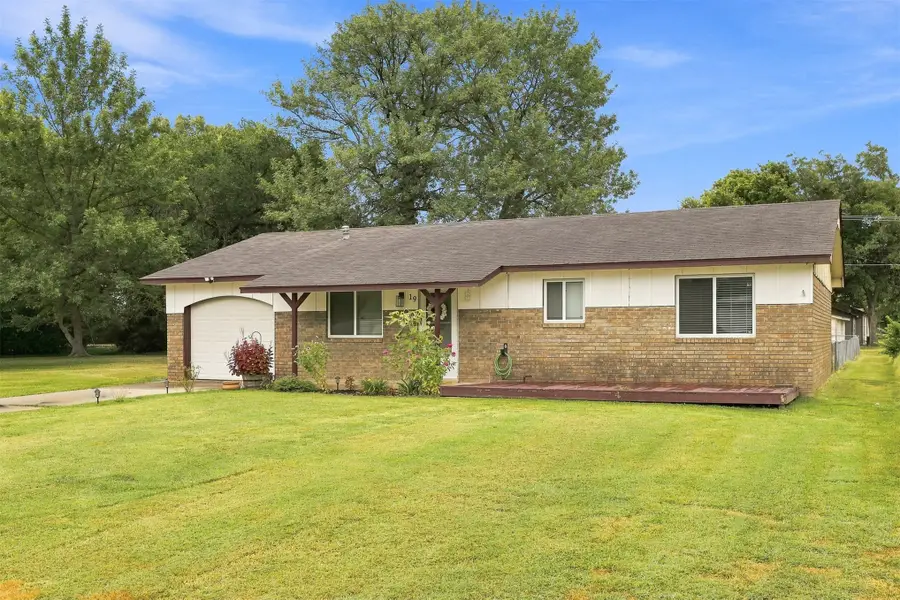 19 S Whitaker Street, Pryor, OK 74361 - #2