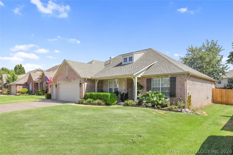 2101 W Vicksburg Street, Broken Arrow, OK 74011 - #2
