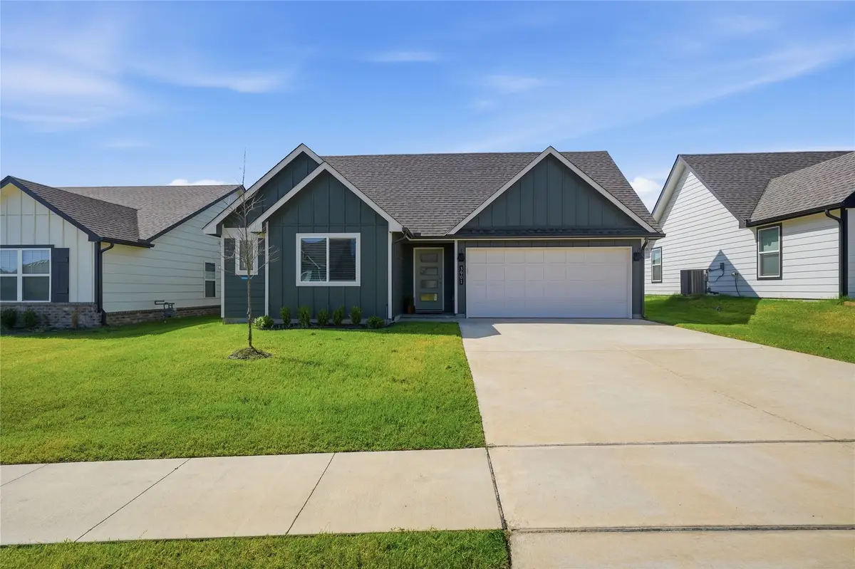 3901 E Montpelier Street, Broken Arrow, OK 74014 - #1