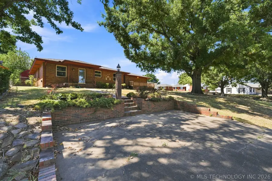 325 Hillside Drive, Bartlesville, OK 74006 - #2