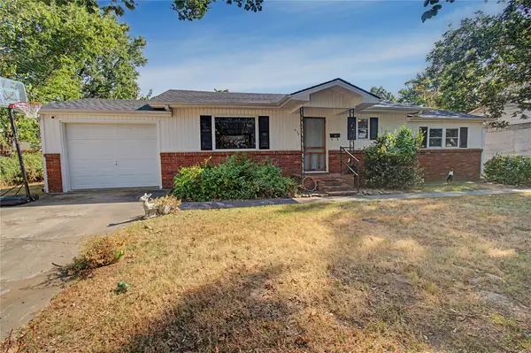 820 W Jefferson Avenue, Checotah, OK 74426
